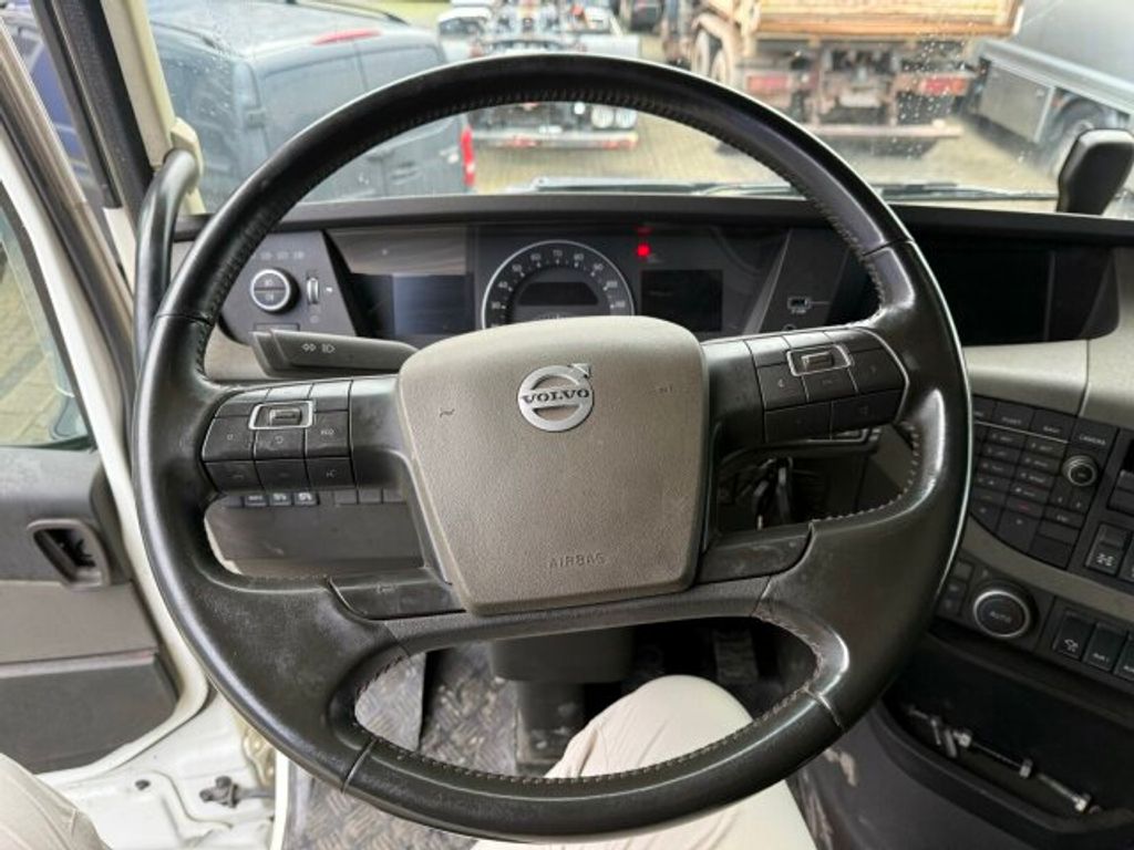 Volvo  (8)