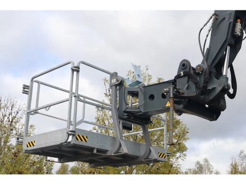 MAGNI
RTH 5.35 S-M/C | WORKING PLATFORM | REMOTE | GOOD CONDITION | Hulleman Trucks [13]