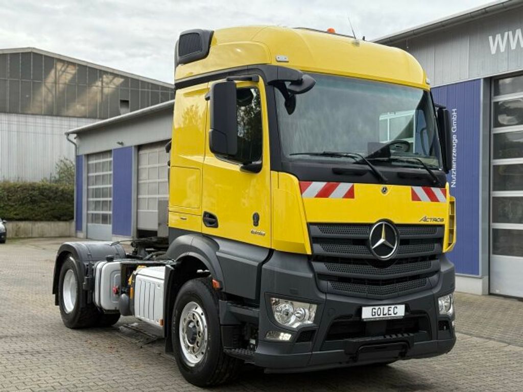 Mercedes-Benz  (1)