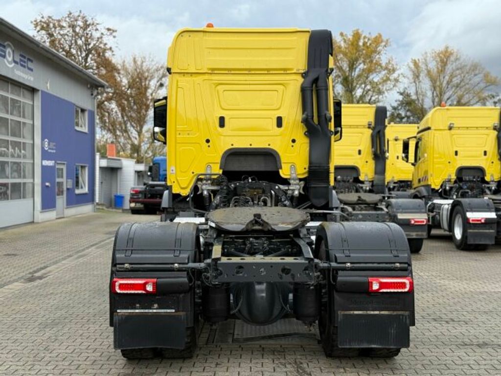 Mercedes-Benz  (4)