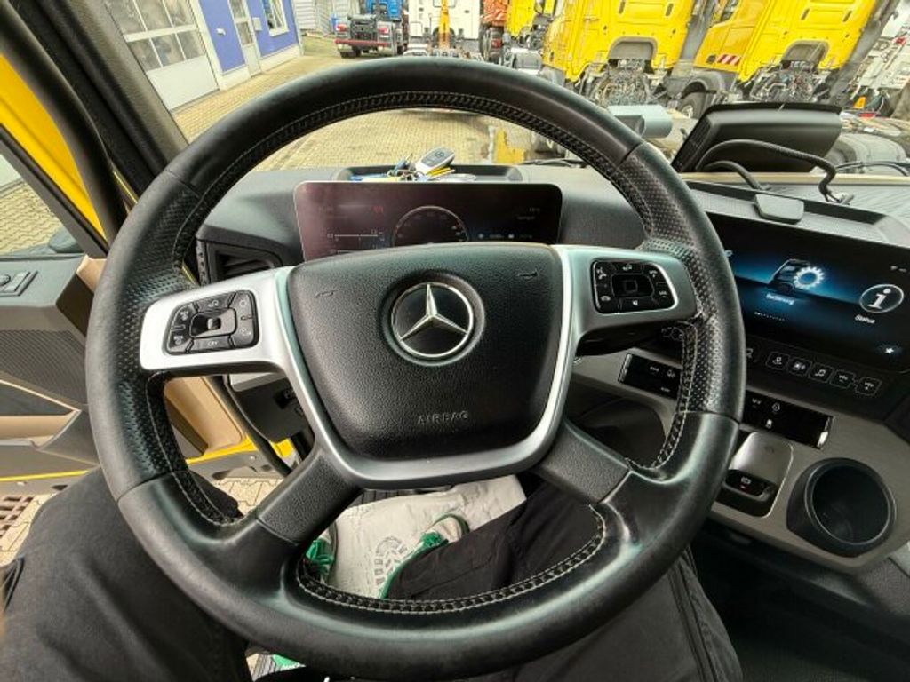 Mercedes-Benz  (9)