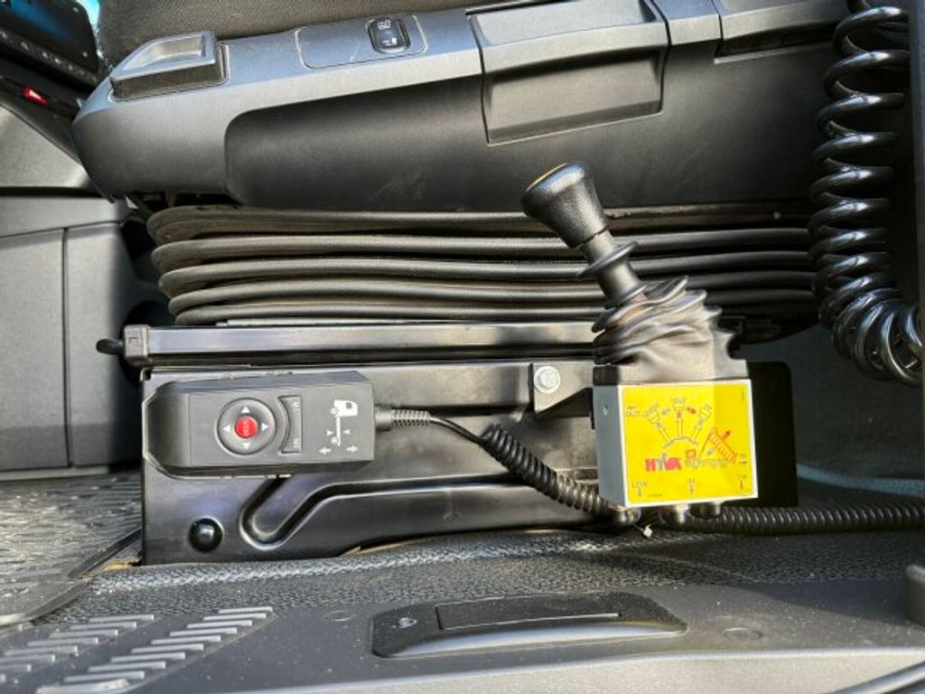 Mercedes-Benz  (12)