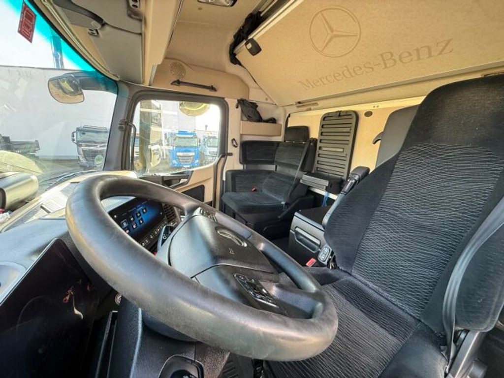 Mercedes-Benz  (8)