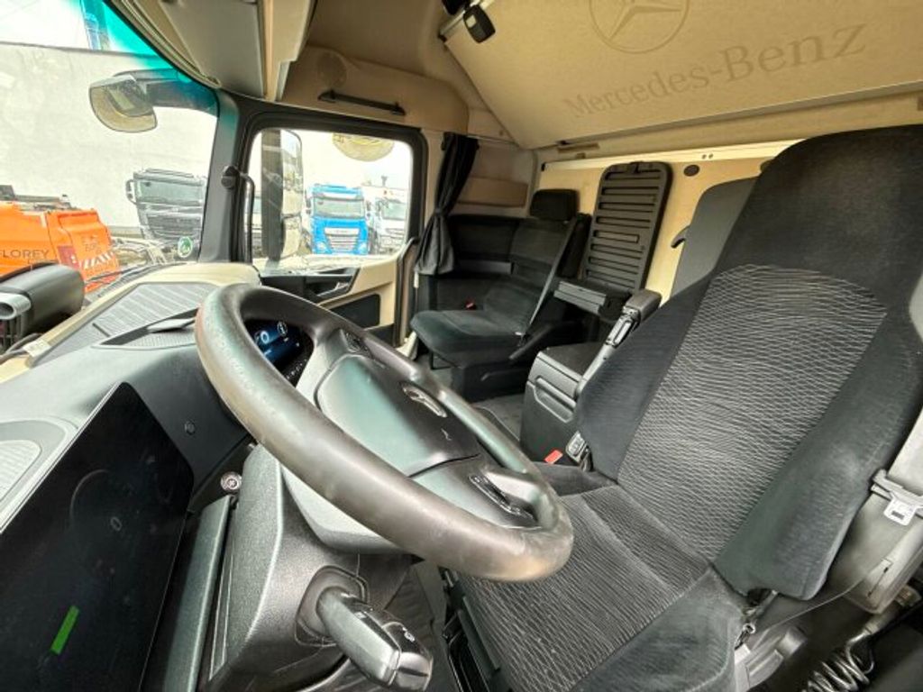 Mercedes-Benz  (8)