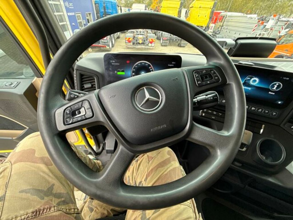 Mercedes-Benz  (9)