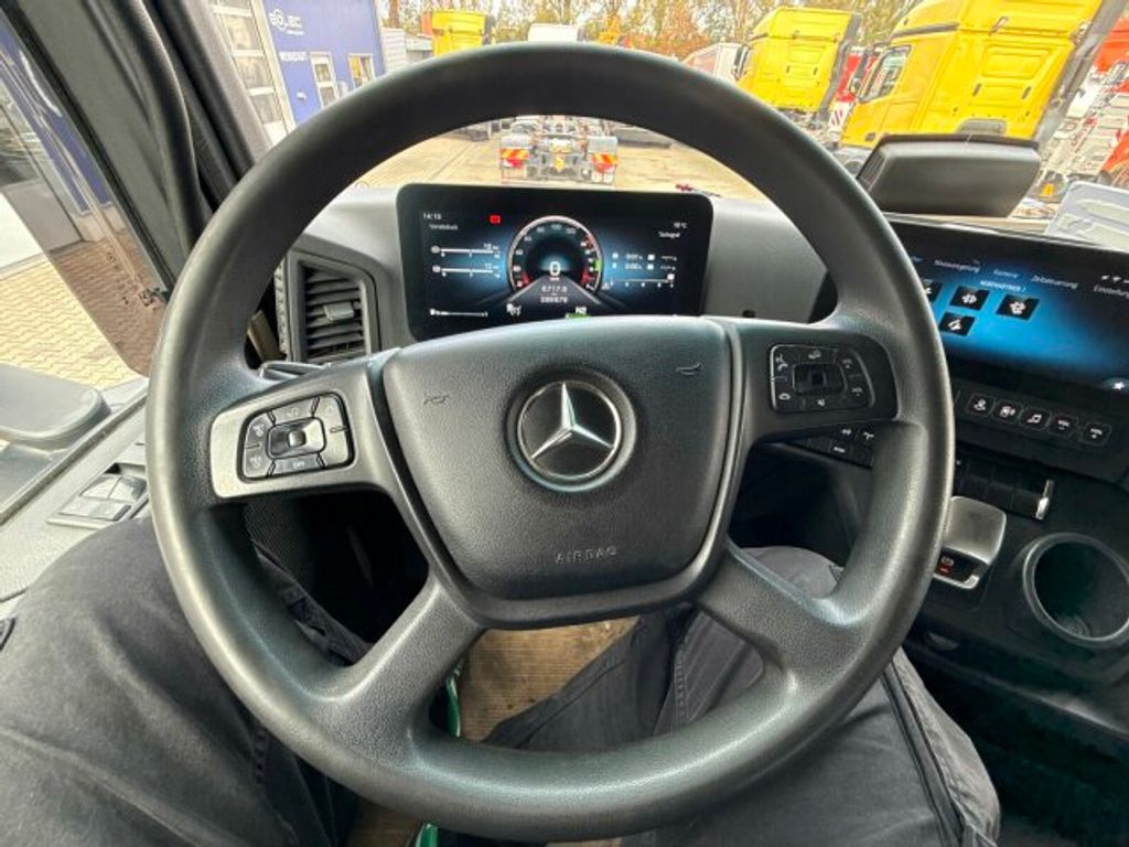 Mercedes-Benz  (9)