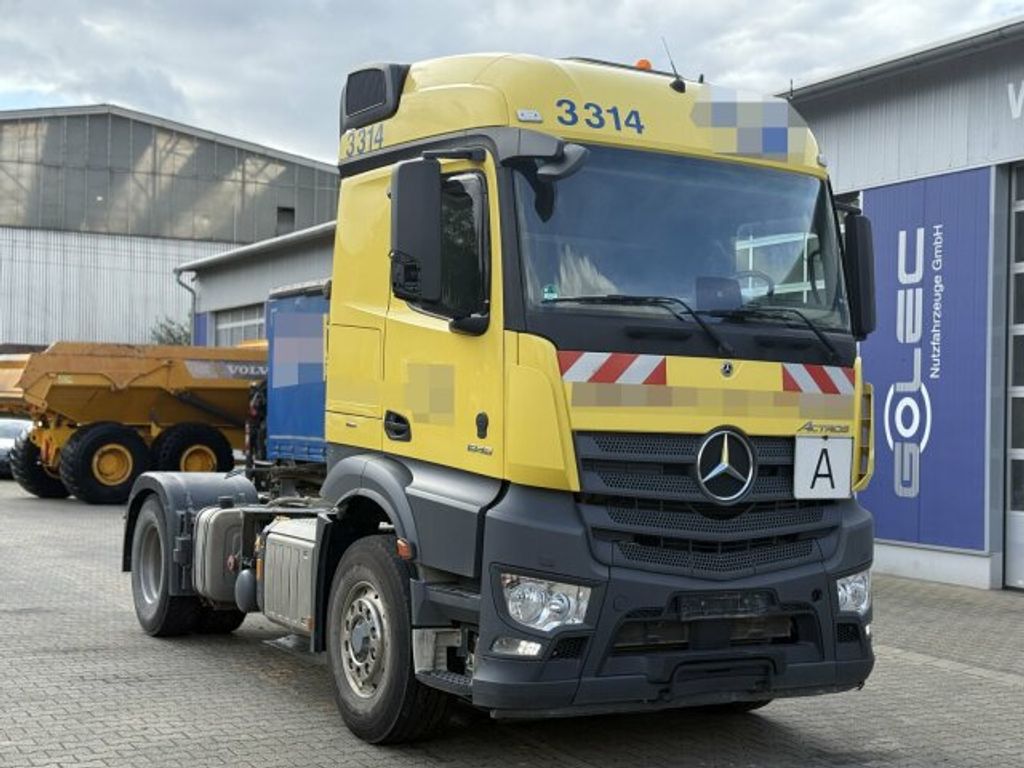 Mercedes-Benz  (1)