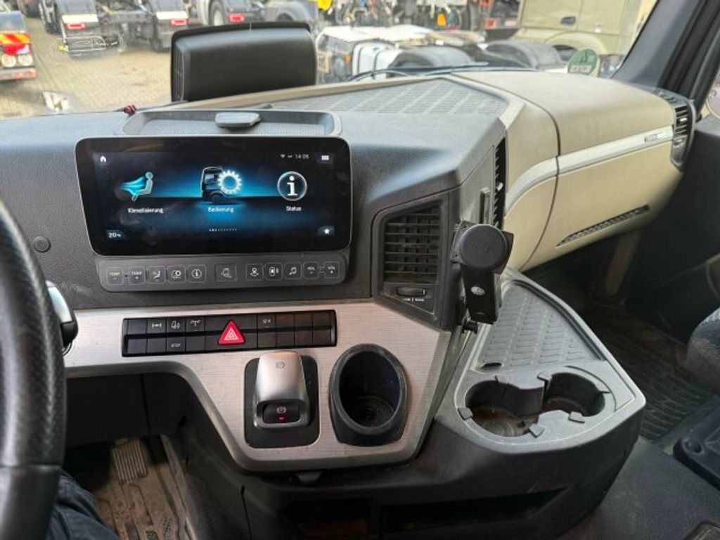 Mercedes-Benz  (11)