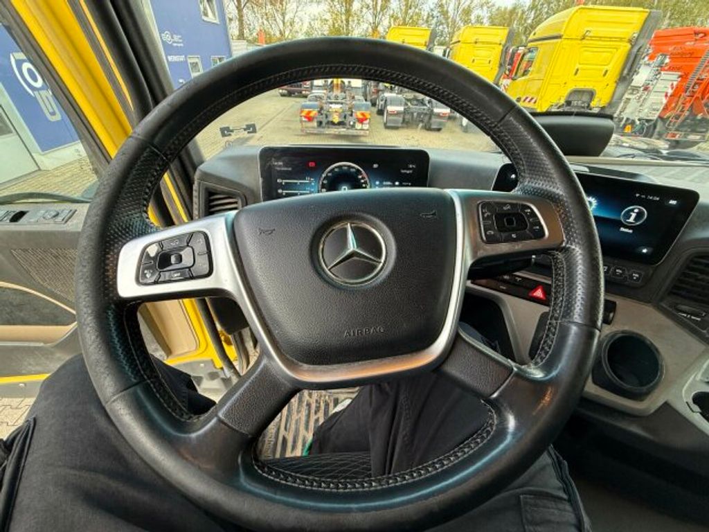 Mercedes-Benz  (9)