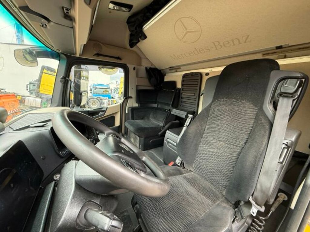 Mercedes-Benz  (8)