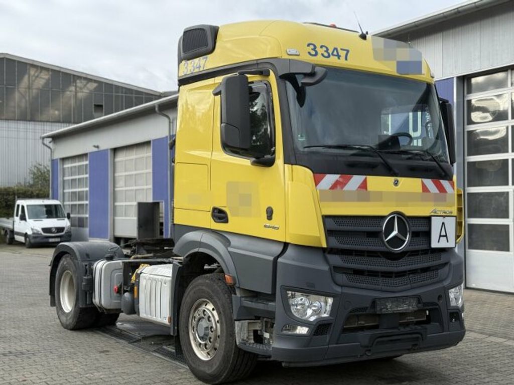 Mercedes-Benz  (1)