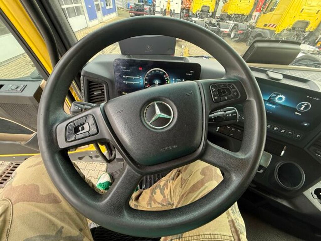 Mercedes-Benz  (9)