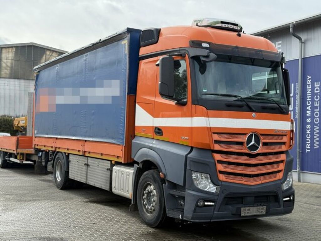 Mercedes-Benz  (1)
