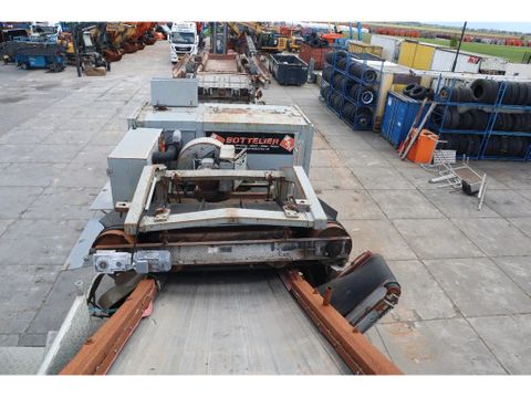 SBM
REMAX 1218 E/D | REMOTE | CRUSHER | INCL. PARTS CONTAINER | Hulleman Trucks [15]