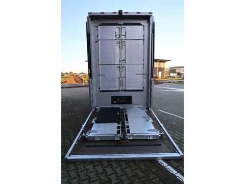 Volvo with a 7.30M cuppers box, 54.5 m². Nice Truck. Smart Tacho 2. | Companjen Bedrijfswagens BV [10]