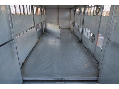 Volvo with a 7.30M cuppers box, 54.5 m². Nice Truck. Smart Tacho 2. | Companjen Bedrijfswagens BV [17]