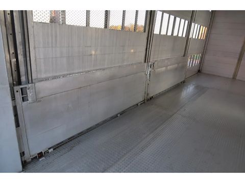 Volvo with a 7.30M cuppers box, 54.5 m². Nice Truck. Smart Tacho 2. | Companjen Bedrijfswagens BV [19]