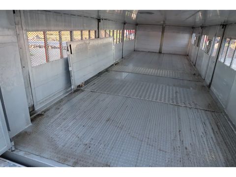 Volvo with a 7.30M cuppers box, 54.5 m². Nice Truck. Smart Tacho 2. | Companjen Bedrijfswagens BV [22]