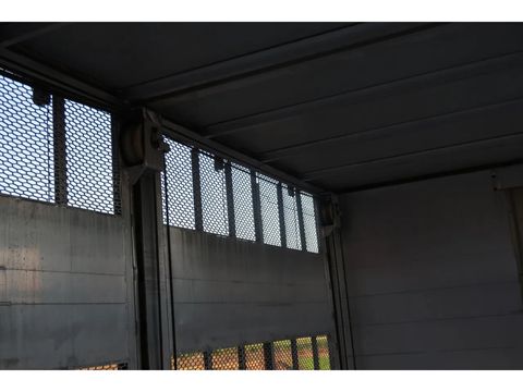 Volvo with a 7.30M cuppers box, 54.5 m². Nice Truck. Smart Tacho 2. | Companjen Bedrijfswagens BV [25]