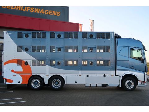 Volvo with a 7.30M cuppers box, 54.5 m². Nice Truck. Smart Tacho 2. | Companjen Bedrijfswagens BV [4]
