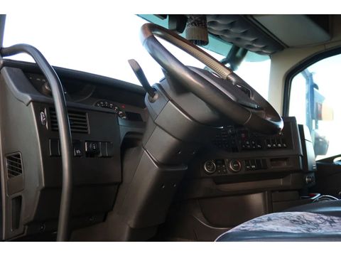 Volvo with a 7.30M cuppers box, 54.5 m². Nice Truck. Smart Tacho 2. | Companjen Bedrijfswagens BV [45]