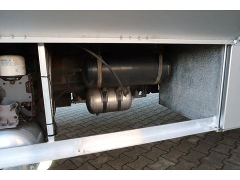 Volvo with a 7.30M cuppers box, 54.5 m². Nice Truck. Smart Tacho 2. | Companjen Bedrijfswagens BV [60]