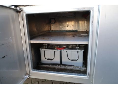 Volvo with a 7.30M cuppers box, 54.5 m². Nice Truck. Smart Tacho 2. | Companjen Bedrijfswagens BV [62]