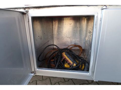 Volvo with a 7.30M cuppers box, 54.5 m². Nice Truck. Smart Tacho 2. | Companjen Bedrijfswagens BV [63]