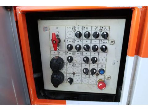 Volvo with a 7.30M cuppers box, 54.5 m². Nice Truck. Smart Tacho 2. | Companjen Bedrijfswagens BV [69]