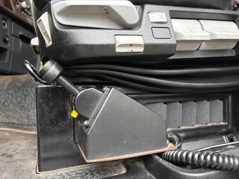 Renault HIGH (EURO 6 / I-SHIFT / HYDRAULIC SYSTEM / VBI-BRAKE / P.T.O. / 2x DIESELTANK / ETC.) | Engel Trucks B.V. [10]