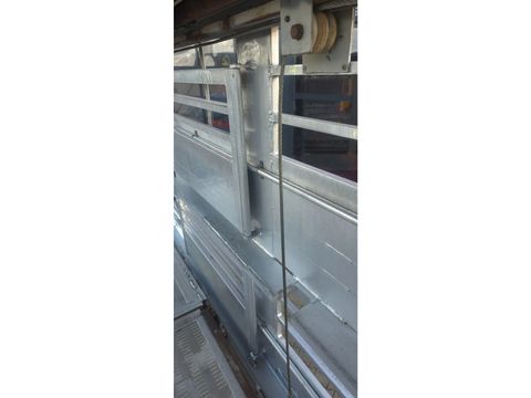 Berdex Berdex very nice trailer, Type 2, water + fans, new steel cables floor, | Companjen Bedrijfswagens BV [28]