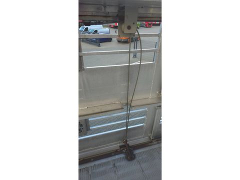 Berdex Berdex very nice trailer, Type 2, water + fans, new steel cables floor, | Companjen Bedrijfswagens BV [29]