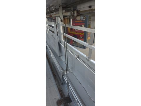 Berdex Berdex very nice trailer, Type 2, water + fans, new steel cables floor, | Companjen Bedrijfswagens BV [32]