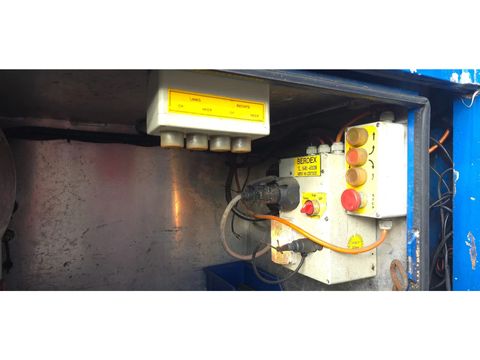 Berdex Berdex very nice trailer, Type 2, water + fans, new steel cables floor, | Companjen Bedrijfswagens BV [66]