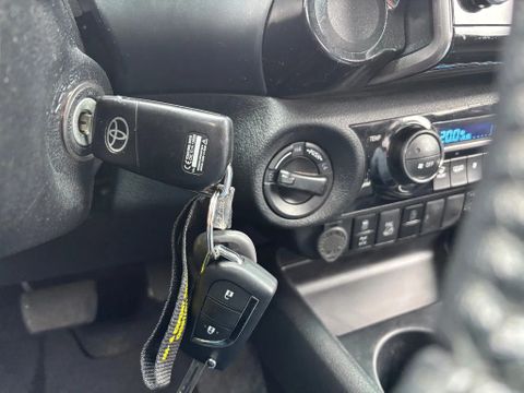 Toyota 2.4 D4-D Xtra Cab 4x4 Automaat Airco Cruisecontrol Trekhaak 29000KM | Van Nierop BV [15]