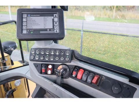 Caterpillar
938 M | 2X BUCKET | JIB | FORKS | BSS | GOOD CONDITION | Hulleman Trucks [18]