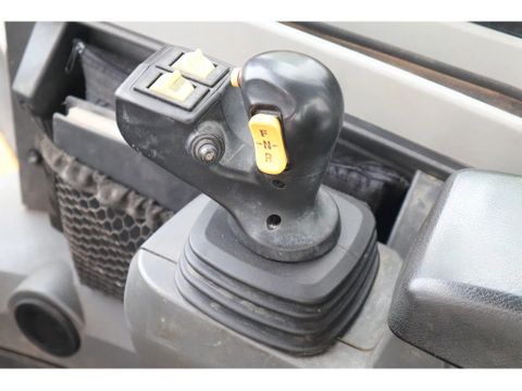 Caterpillar
938 M | 2X BUCKET | JIB | FORKS | BSS | GOOD CONDITION | Hulleman Trucks [19]