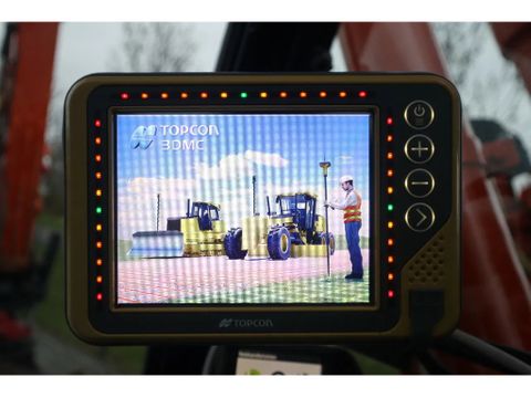 Hitachi
ZX225 USRLC-6 | ROTOTILT | 3X BUCKET | TOPCON 3D MC GPS | Hulleman Trucks [19]