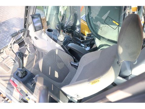 Volvo
EC480 EL | HAMMER LINES | BUCKET | QUICK COUPLER | Hulleman Trucks [17]