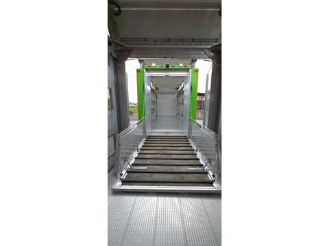 MAN Cuppers Box Total 108,9 m2 nice Truck and trailer! | Companjen Bedrijfswagens BV [13]