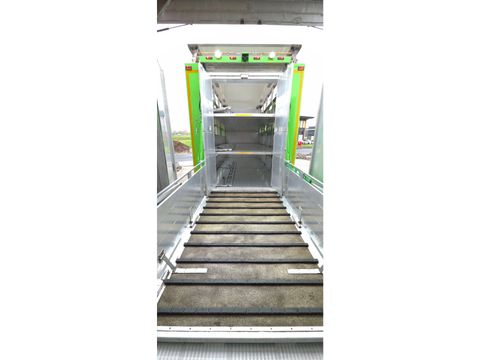 MAN Cuppers Box Total 108,9 m2 nice Truck and trailer! | Companjen Bedrijfswagens BV [14]