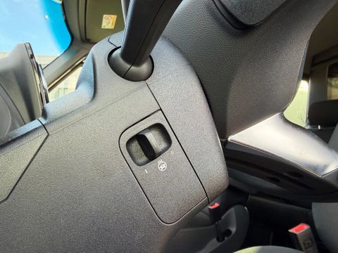 Mercedes-Benz 319CDI L2H1 Dubbelcabine Automaat Airco Navi Dubbele Schuifdeur 3500KG Trekhaak NIEUW | Van Nierop BV [21]