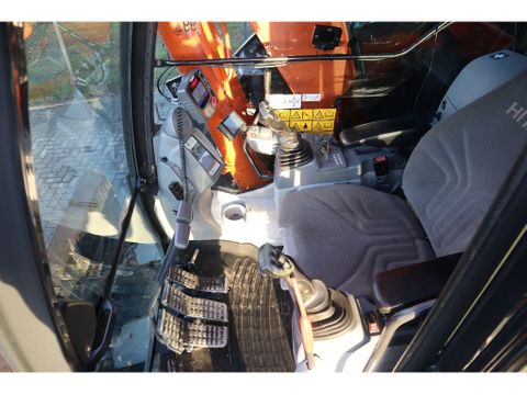 Hitachi
ZX135 US-6 | ROTOTILT | DOZERBLADE | 2D GPS | 3X BUCKET | Hulleman Trucks [17]