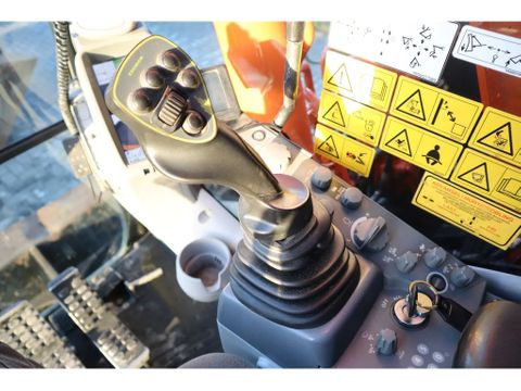 Hitachi
ZX135 US-6 | ROTOTILT | DOZERBLADE | 2D GPS | 3X BUCKET | Hulleman Trucks [18]