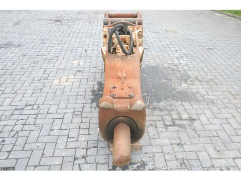 Furukawa
F35 HAMMER | S70 | 25 TO 40 TON | HYDRAULIC BREAKER | Hulleman Trucks [8]