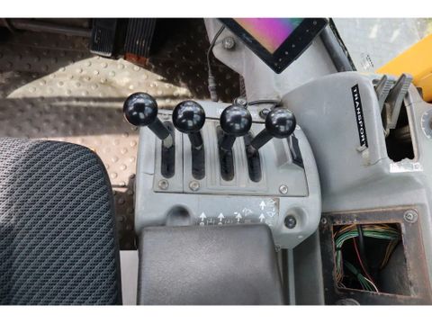 Volvo
L70E | BUCKET | QUICK COUPLER | EXTRA FUNCT | AIRCO | Hulleman Trucks [18]