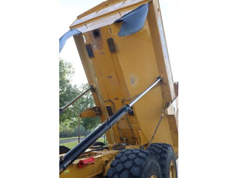 Caterpillar
730 04A | TAILGATE | LOW HOURS | Hulleman Trucks [10]