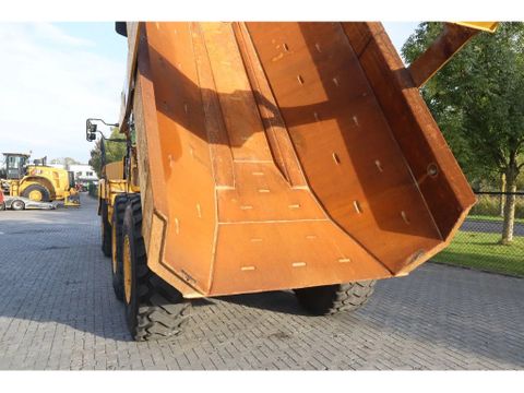 Caterpillar
730 04A | TAILGATE | LOW HOURS | Hulleman Trucks [8]