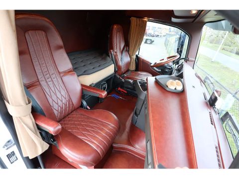 Volvo
6X2 | RETARDER | SPECIAL BUILT | SPECIAL INTERIOR | EURO 6 | Hulleman Trucks [17]