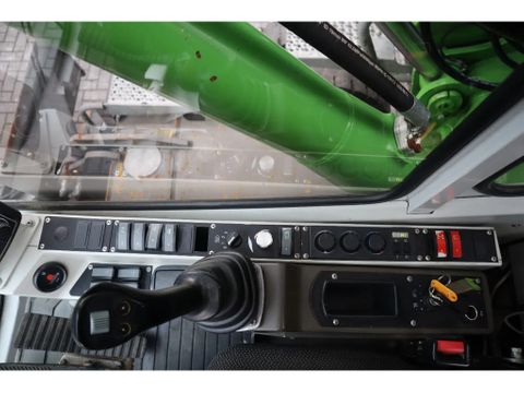 Sennebogen
821E | 821 E | SORTING GRAB | DOZERBLADE | GREAT CONDITION | Hulleman Trucks [17]